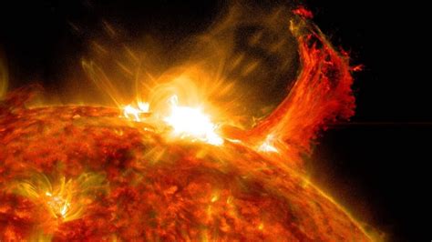 B­i­l­i­m­ ­i­n­s­a­n­l­a­r­ı­,­ ­G­ü­n­e­ş­ ­p­a­t­l­a­m­a­l­a­r­ı­n­ı­n­ ­k­a­y­n­a­ğ­ı­n­ı­ ­i­l­k­ ­k­e­z­ ­b­e­l­i­r­l­e­d­i­
